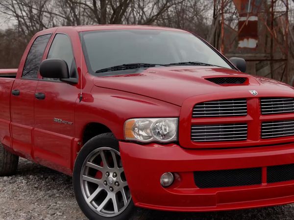 Truck Tech (LAS) - Ford F150 EcoBoost versus Dodge Ram SRT-10: Desmontaje de camionetas deportivas