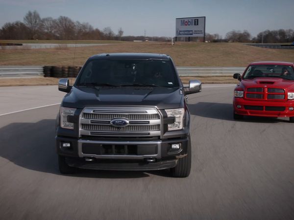 Truck Tech (LAS) - El Ram SRT-10 y el F150 bajan la altura: Desmontando la suspensión de camionetas deportivas