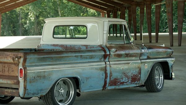 Truck Tech (LAS) - Sacamos nuestro Fleetside Chevy C10 del 65 a la pista: SALE MAL