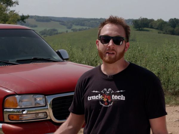 Truck Tech (LAS) - Haciendo espacio para llantas más grandes en nuestro GMC Sierra 1500