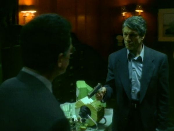 Robert Altman Presents Gun (LAS) - El agujero