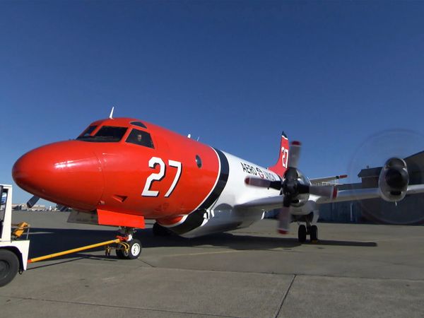 Pilotos del Ártico - Un avión en venta