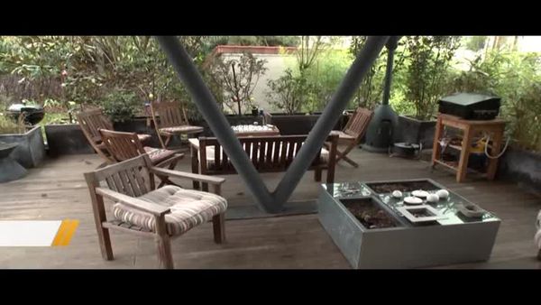 Interiors (DMR) - The Coolest House in Paris