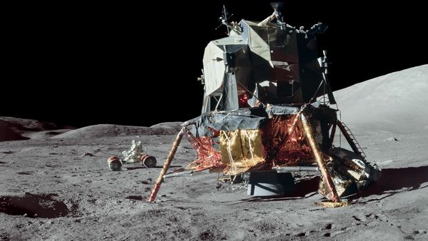 The Apollo Experience: Apollo 17 - Part 1