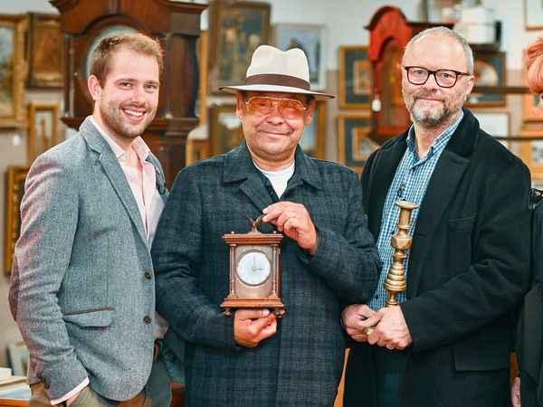 Celebrity Antiques Road Trip - Craig Charles and Robert Llewellyn