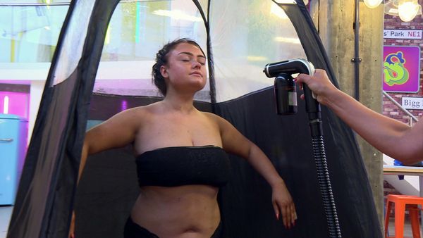 Geordie Shore - Sophie And Sam Fall Out
