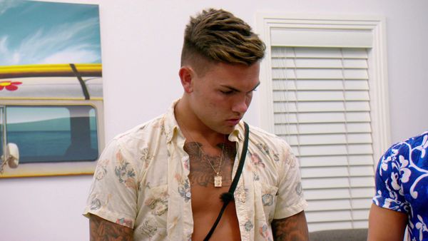 Geordie Shore - Sneaking Off To Byron Bay