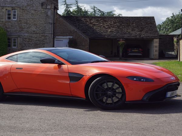 Dreamcars - Aston Martin V8 Vantage