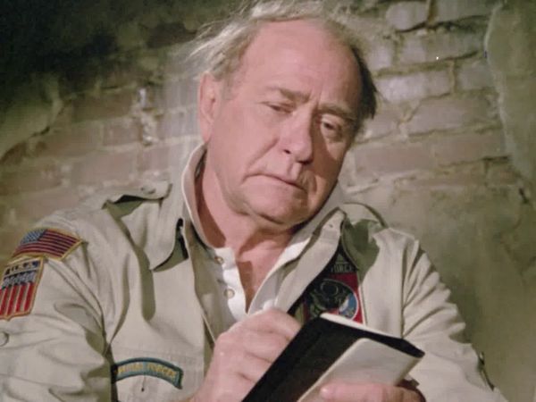 O Homem Que Veio do Céu - O correspondente