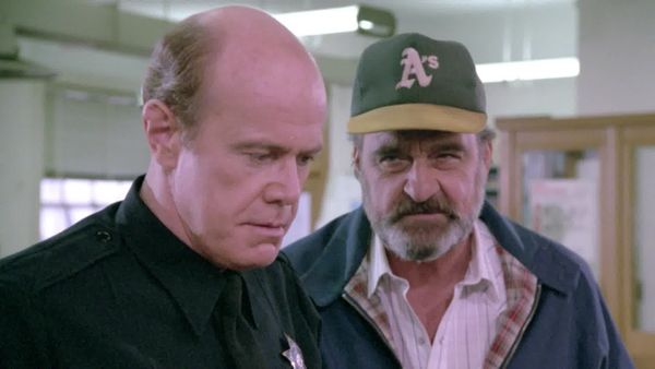 O Homem Que Veio do Céu - De volta a Oakland