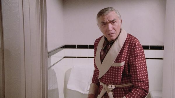 O Homem Que Veio do Céu - O Sorriso na terceira fila