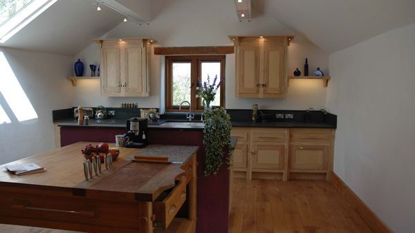 Build a New Life in the Country - Devon