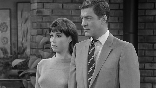 The Dick Van Dyke Show - A Day in the Life of Alan Brady