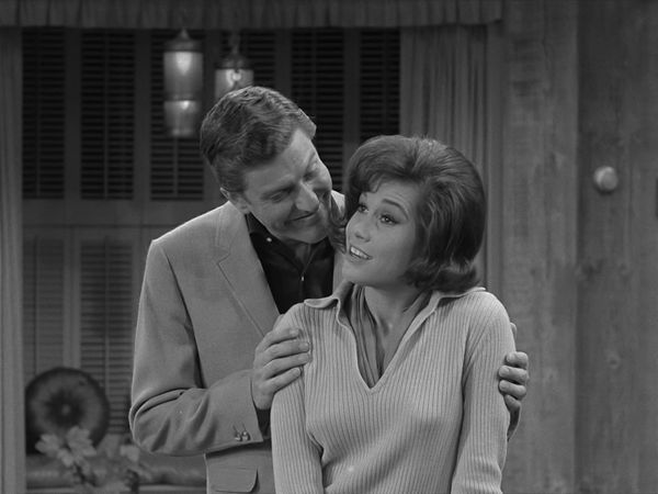 The Dick Van Dyke Show - Draw Me a Pear