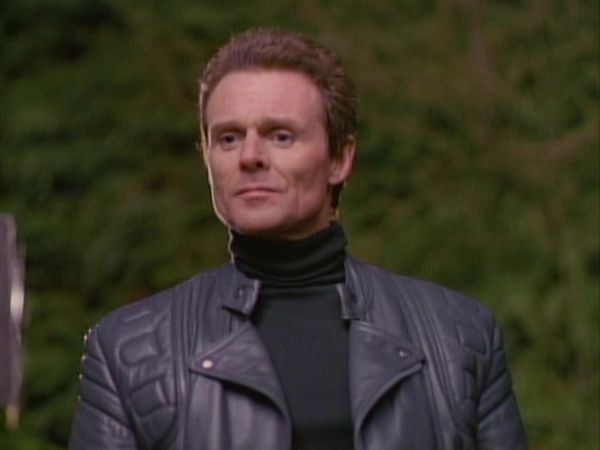 MacGyver - Strictly Business