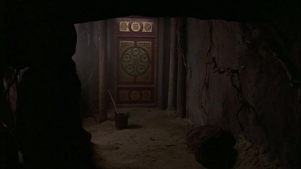 Relic Hunter - Hunting with the Enemy