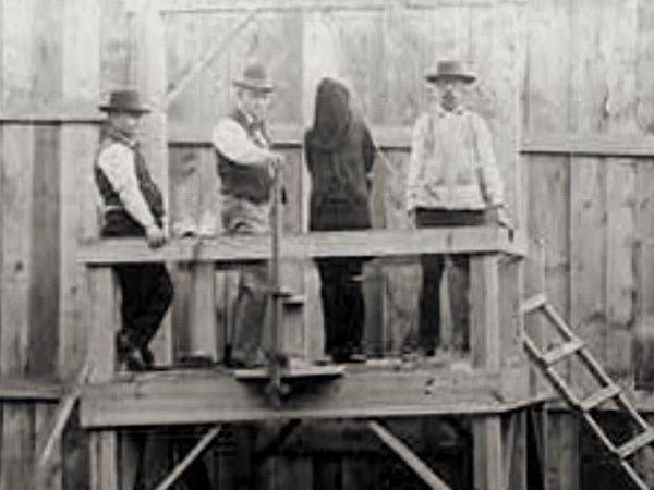 Death Row: A History Of Capital... - 400 Years of Capital Punishment in America