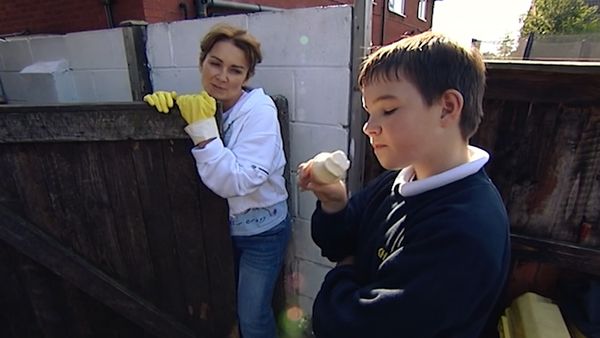 Wife Swap UK - Tracy Bonnar and Michele Duncan