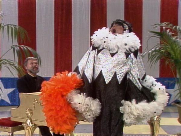 Rowan & Martin's Laugh-In - Rowan & Martin's Laugh-In: S4 E10