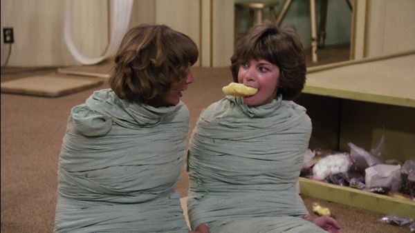 Laverne & Shirley - Fat City Holiday