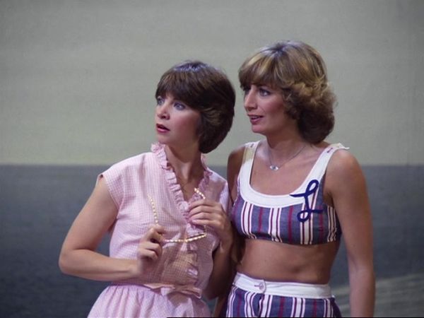 Laverne & Shirley - Not Quite New York