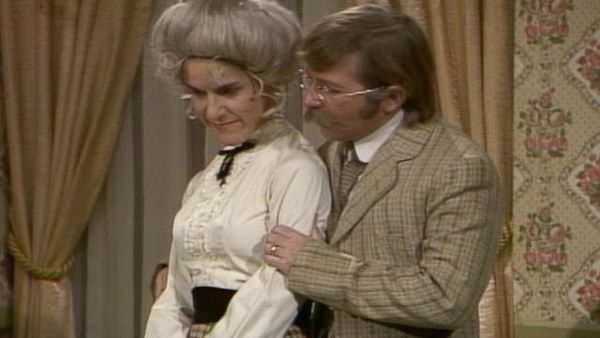 Rowan & Martin's Laugh-In - Rowan & Martin's Laugh-In: S4 E17