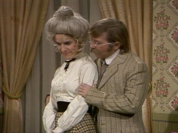 Rowan & Martin's Laugh-In - Rowan & Martin's Laugh-In: S4 E17