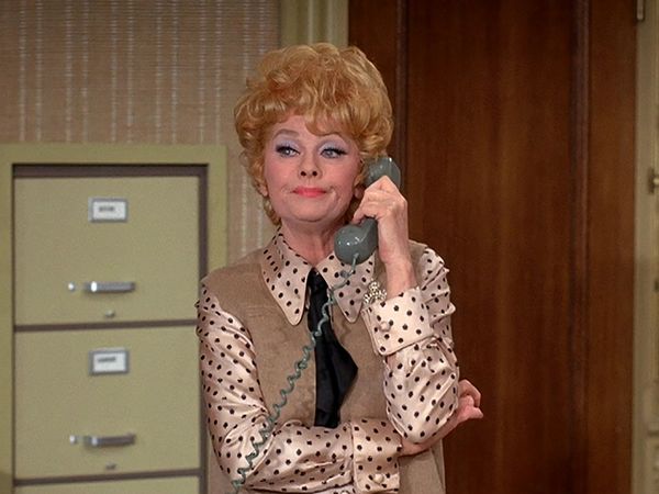 Here's Lucy - Lucy Makes a Few Extra Dollars