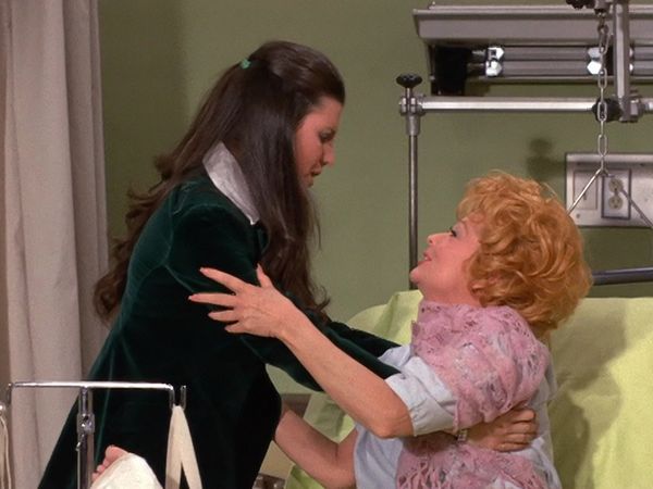 Here's Lucy - Lucy and Eva Gabor Are Hospital Roomies