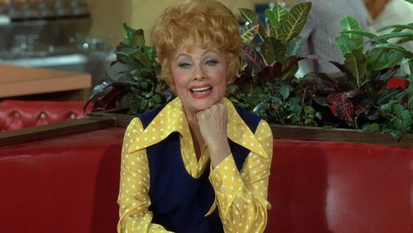 Here's Lucy - Lucy and the Franchise Fiasco
