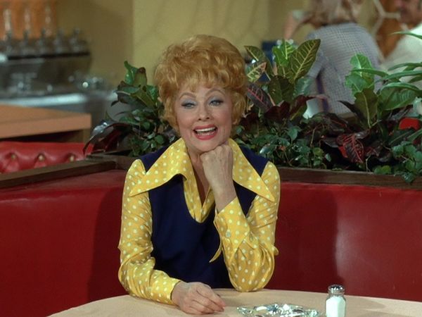 Here's Lucy - Lucy and the Franchise Fiasco