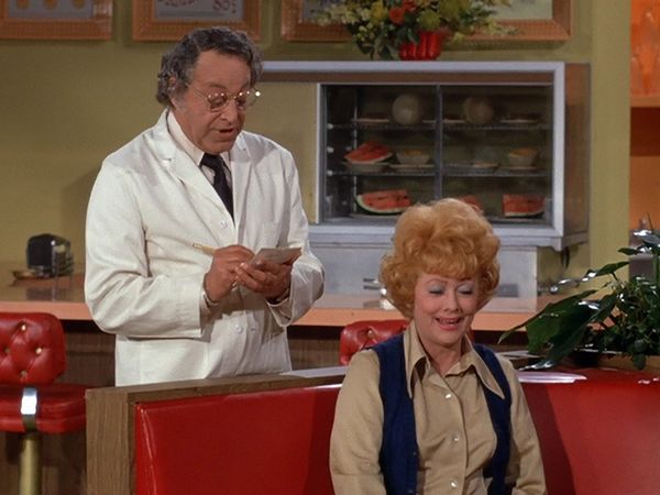 Here's Lucy - Goodbye, Mrs. Hips