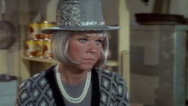 The Doris Day Show - Love Makes the Pizza Go Round