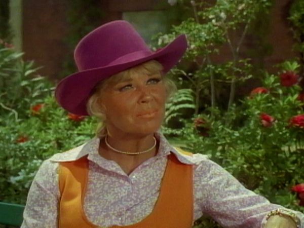 The Doris Day Show - Doris Leaves Today's World - Part 1