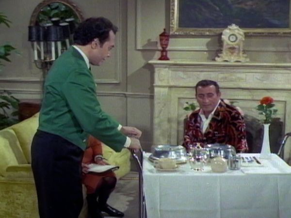 The Doris Day Show - Tony Bennett Is Eating Here