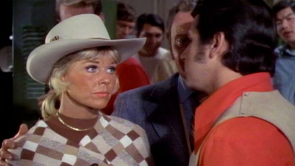 The Doris Day Show - The Forward Pass