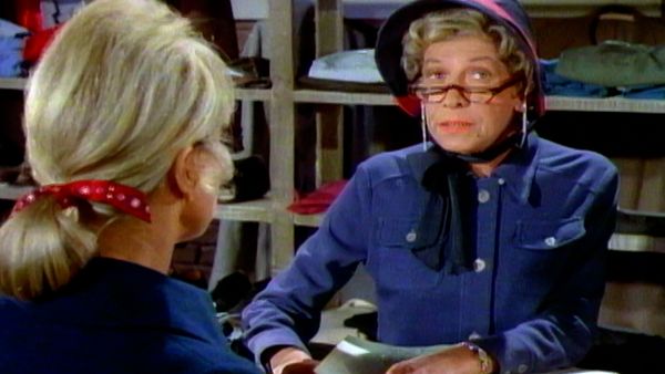 The Doris Day Show - Who's Got a Trenchcoat?
