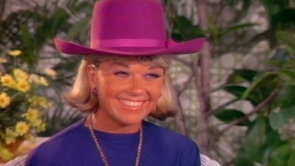 The Doris Day Show - Charity Begins at the Office