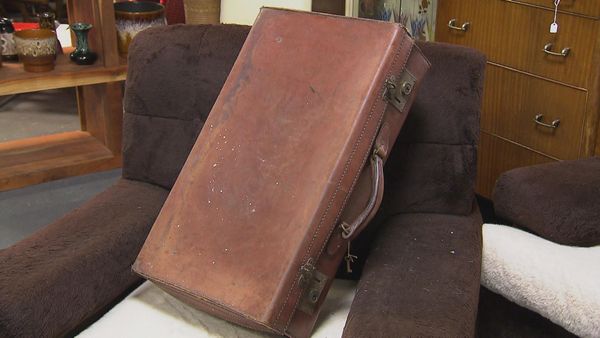 Antiques Road Trip - Paul Laidlaw and Claire Rawle, Day 4