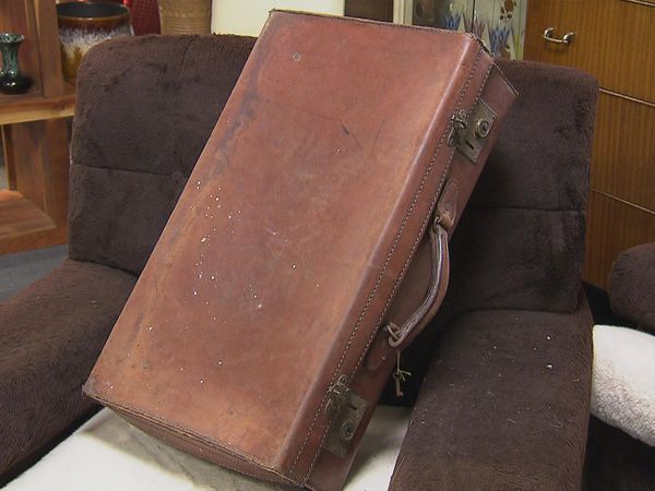 Antiques Road Trip - Paul Laidlaw and Claire Rawle, Day 4