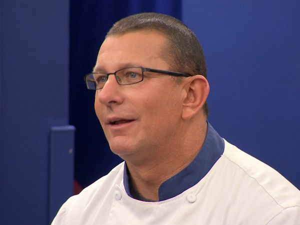 Worst Cooks in America - Game Day Party