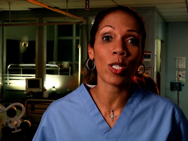 Sala de emergencias: Historias inéditas - Como muerta