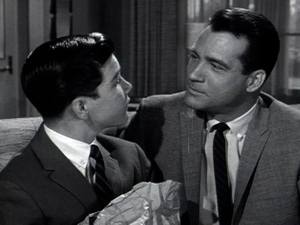 The Donna Reed Show - The Close Shave