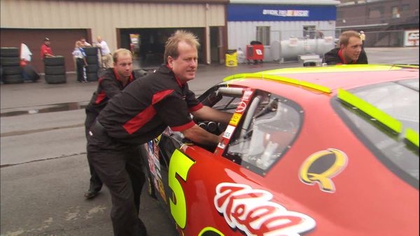 Pit Crews - Pit Crew: S01 E01 - Nascar