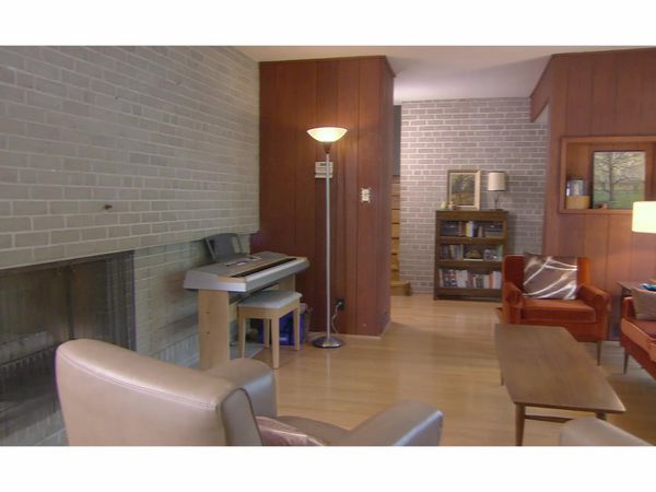 Sarah 101 - Versatile Living/dining