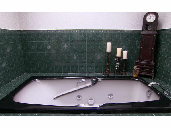 Sarah 101 - Refreshed Master Bath