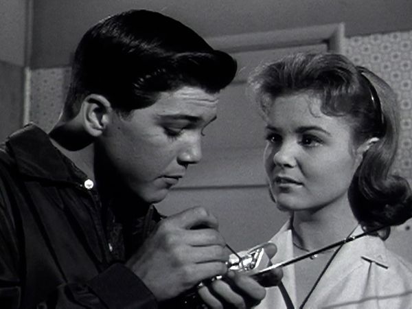 The Donna Reed Show - Donna Meets Roberta