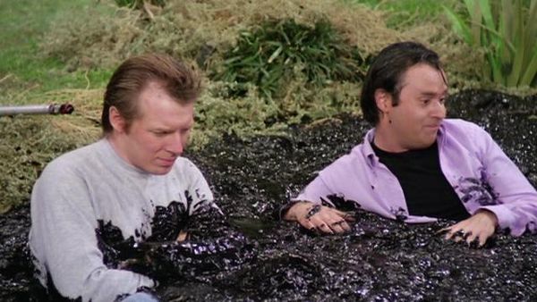 Laverne & Shirley - Love Is In The Tar Pits