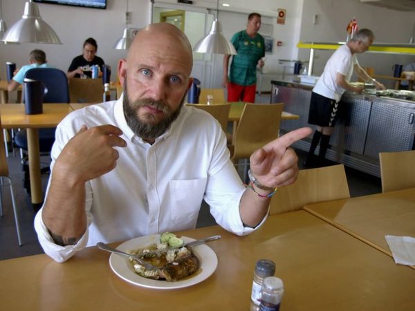 Med kniven for struben - Episode 605