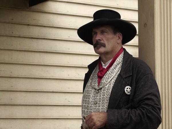 Lawmen Of The Old West - Tombstone: Outlaw Outpost
